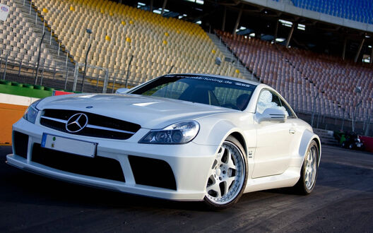 Обои на рабочий стол Белый Mercedes benz sl65 amg 2011 на стадионе