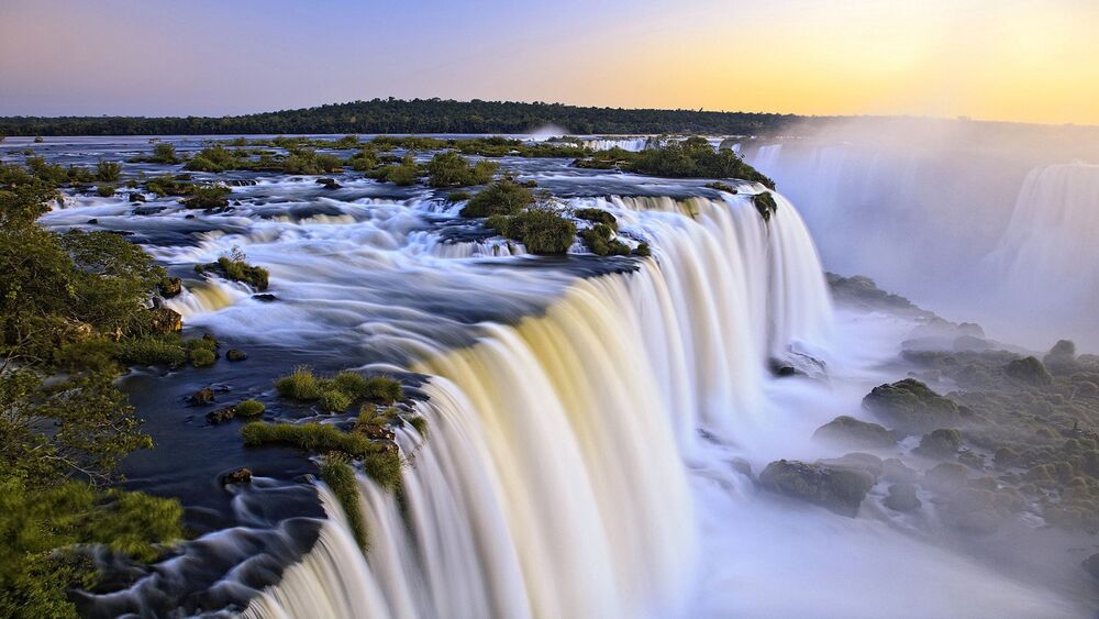 Обои для рабочего стола Iguazu Falls / Iguassu Falls (Puerto Iguazu, Аргентина / Foz do Iguassu, Бразилия)