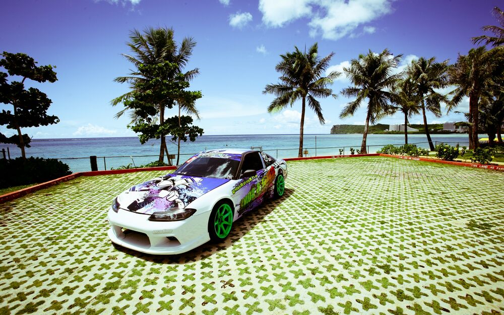 Обои для рабочего стола Белый Nissan Silvia S15 NFS с аэрографией у моря