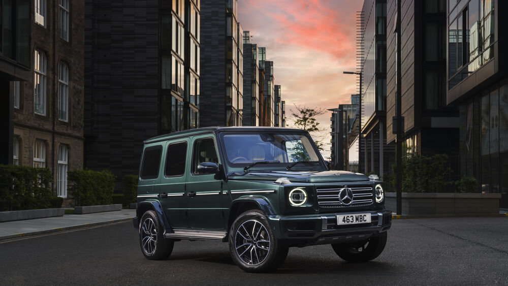 Обои для рабочего стола Автомобиль зеленого цвета Мерседес / Mercedes-Benz G 400 AMG Line