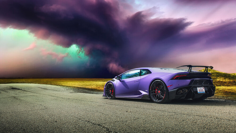Обои для рабочего стола Фиолетовый Lamborghini Huracan на дороге
