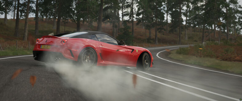 Обои на рабочий стол Красный Ferrari Maranello на дороге в заносе, фрагмент из видеоигры Forza Horizon 4