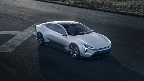 Обои на рабочий стол Автомобиль Polestar на трассе