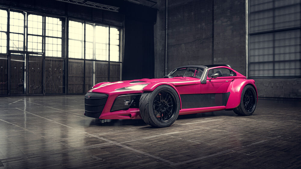 Обои для рабочего стола Суперкар Donkervoort D8 GTO розового цвета, модель 2020 года, Нидерланды