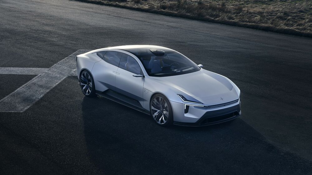 Обои для рабочего стола Автомобиль Polestar на трассе