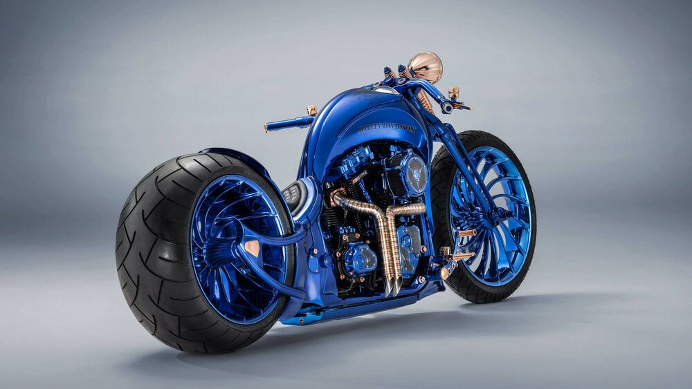 Обои для рабочего стола Мотоцикл голубого цвета Харли Дэвидсон / Harley Davidson (Blue Edition) на белом фоне