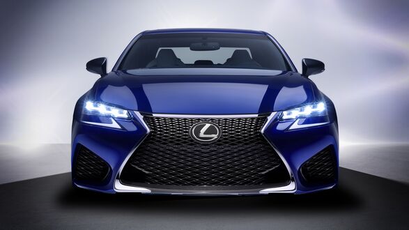 Обои на рабочий стол Lexus GS на белом фоне