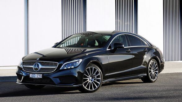 Обои на рабочий стол Mercedes-Benz на белом фоне