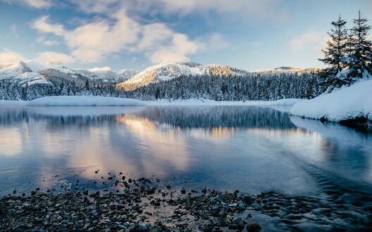 Обои на рабочий стол Gold Creek Pond Winter Landscape - Hyak, Washington / Зимний пейзаж пруда Голд-Крик - Хаяк, Вашингтон, фотограф Arpad Jasko
