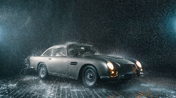Обои на рабочий стол Aston Martin DB5, машина Бонда, 007, Астон Мартин