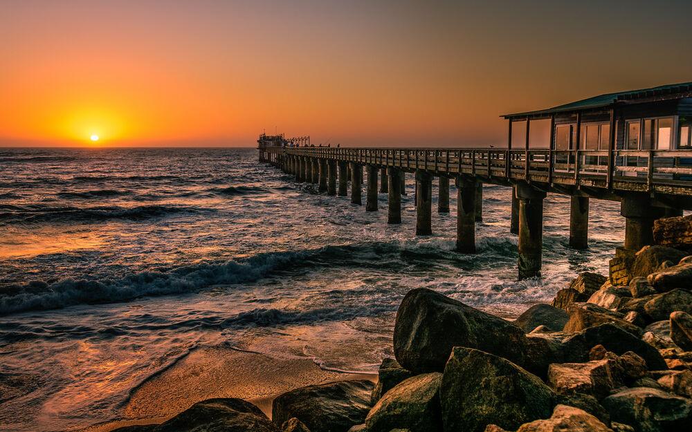 Обои для рабочего стола Морской закат в Свакопмунде, Намибия / Swakopmund, Namibia, фотограф Gregor Thelen