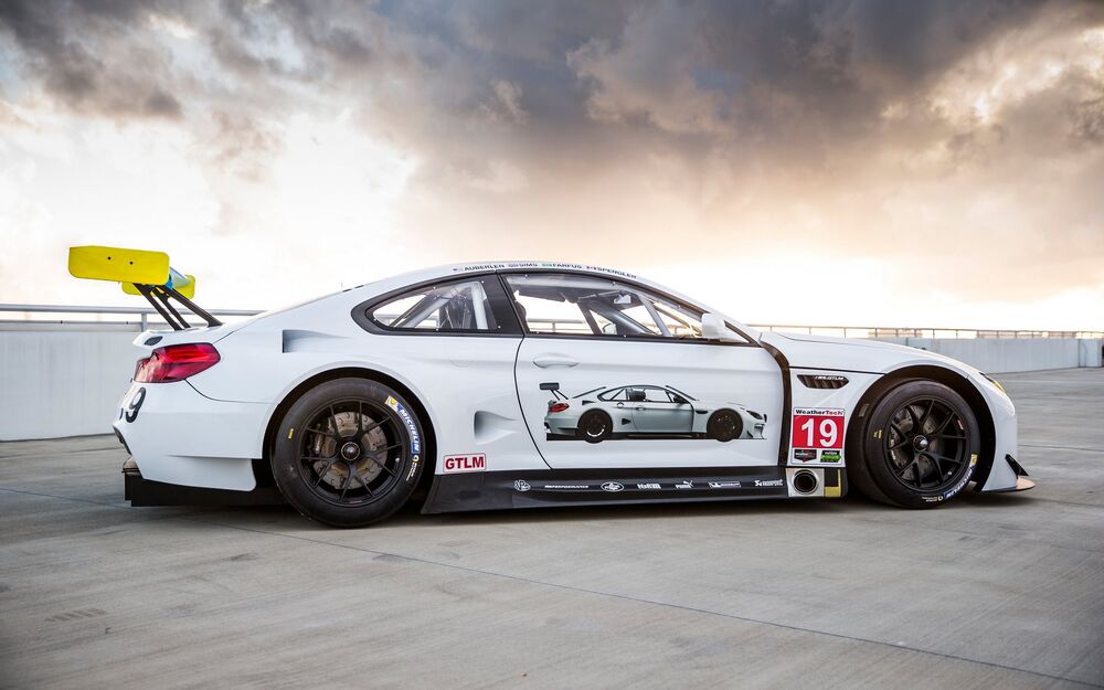 Обои для рабочего стола BMW m3 e92 Pandem на гоночном треке