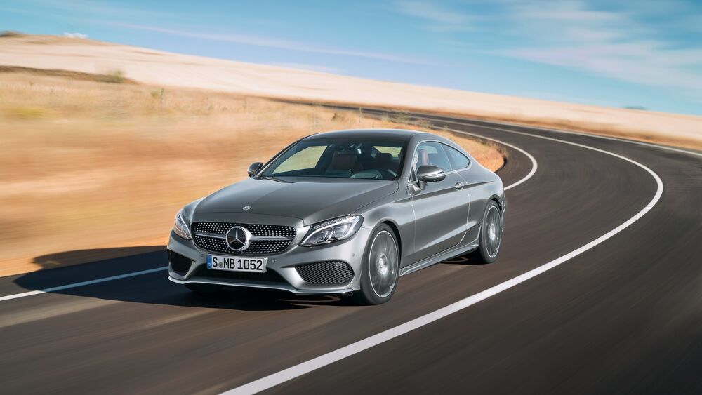 Обои для рабочего стола Mercedes-Benz C257 на трассе