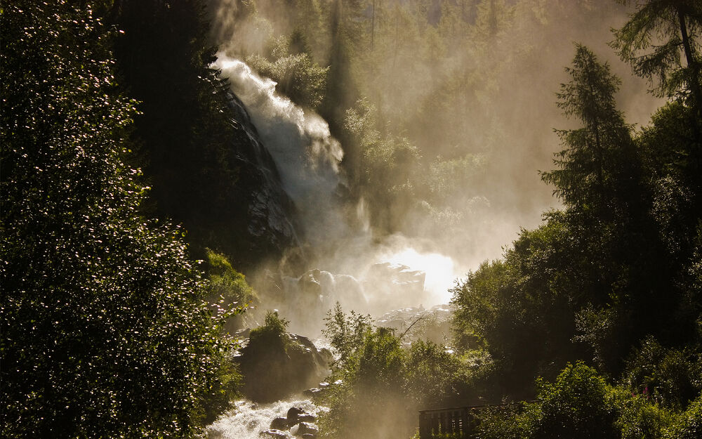 Обои для рабочего стола Кримль, Водопад в Австрии, Каскад водопадов на реке Кримлер-Ахе в Австрии