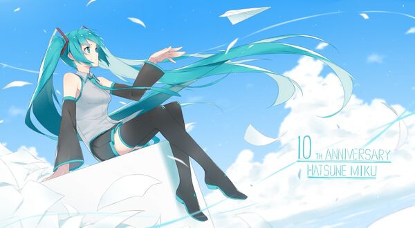 Обои на рабочий стол Vocaloid Hatsune Miku / Вокалоид Хатсунэ Мику на фоне облачного неба