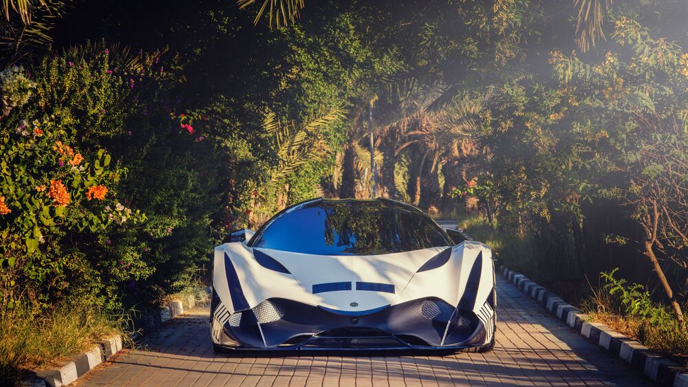 Обои для рабочего стола Автомобиль Devel Sixteen 12. 3 V16 AWD Automatic, 2017, стоит в парке на аллее
