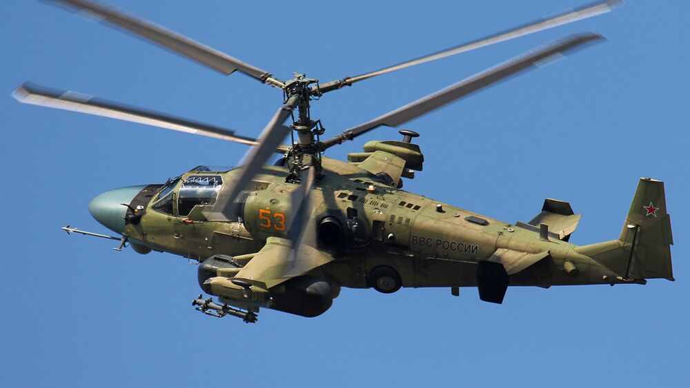 Обои для рабочего стола Российский ударный вертолет Ка-52 Аллигатор в воздухе