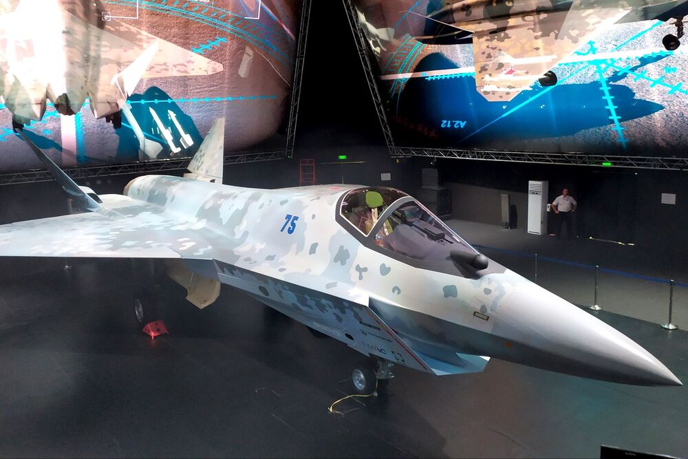 Обои для рабочего стола Легкий, тактический самолет checkmate проект российского многофункционального истребителя пятого поколения, создаваемый в ОКБ имени П. О. Сухого в ангаре