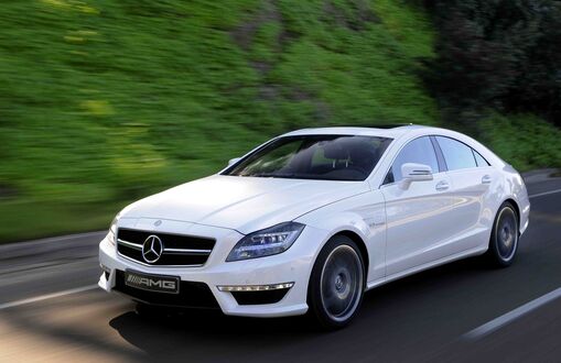 Обои на рабочий стол Mercedes-Benz cls-класс на автостраде