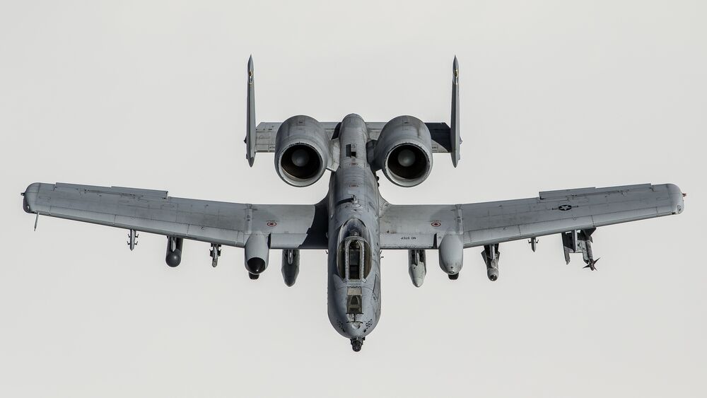 Обои для рабочего стола Самолет Fairchild-Republic A-10 Thunderbolt II, прозвище — Warthog, рус. «Бородавочник») в небе
