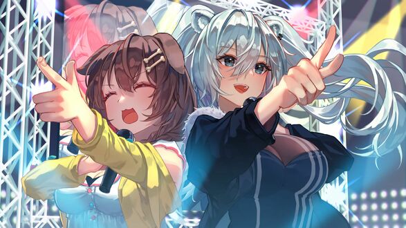 Обои на рабочий стол Korone Inugami / Коронэ Инугами с собачьими ушками-Virtual Youtuber / Виртуальный Ютубер и Botan Shishiro / Ботан Сисиро-Virtual Youtuber / Виртуальный Ютубер с львиными ушками, персонажи из аниме Holo no Graffiti / Граффити Холо стоят на сцене с микрофонами