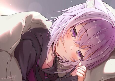 Обои на рабочий стол Okayu Nekomata / Окаю Нэкомата с кошачьими ушками-Virtual Youtuber / Виртуальный Ютубер, персонаж из аниме Holo no Graffiti / Граффити Холо лежит в постели