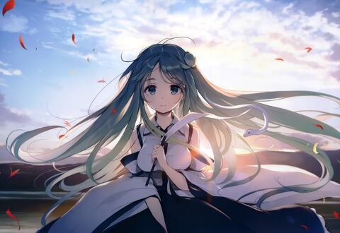 Обои на рабочий стол Kochiya Sanae / Кочия Санае на фоне облачного неба на закате, персонаж из серии компьютерных игр Touhou Project / Проект «Восток»