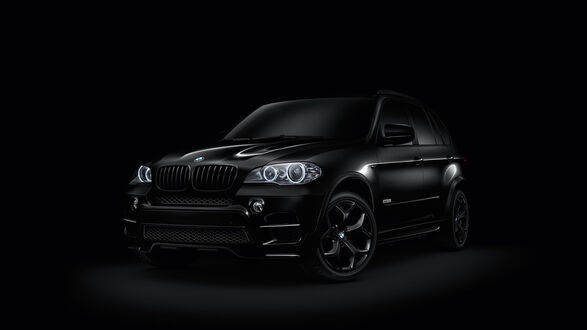 Обои на рабочий стол Черное BMW на черном фоне