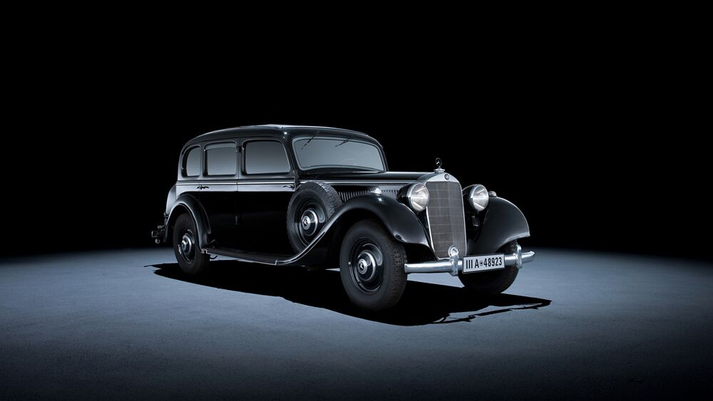 Обои для рабочего стола Mercedes-Benz 1937 года на черном фоне