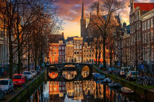 Обои на рабочий стол Канал с мостом в Амстердаме / Amsterdam, Нидерланды / Netherlands