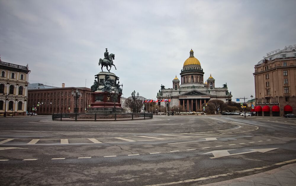 Обои для рабочего стола Конный памятник Николаю 1 на площади перед Исаакиевским собором, Санкт-Петербург