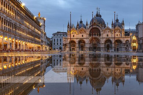 Обои на рабочий стол Площадь сан-марко в вечерних огнях, Венеция / Venice, Италия / Italy