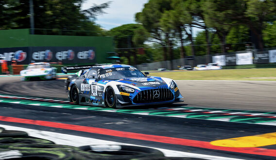 Обои на рабочий стол Mercedes AMG GT3 2020 на треке Автодром Энцо и Дино Феррари