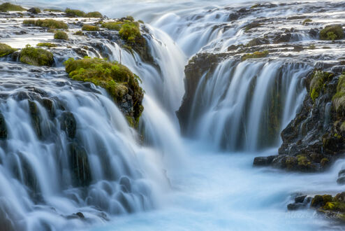 Обои на рабочий стол Голубые водопады Bruarfoss, Iceland / Бруарфосс, Исландия