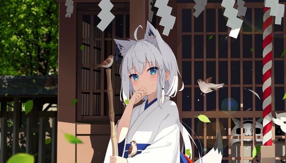 Обои на рабочий стол Фубуки Сираками / Fubuki Shirakami виртуальный ютубер Hololive, а также персонаж аниме Граффити Холо / Holo no Graffiti, одетая в традиционную одежду, стоит возле храма