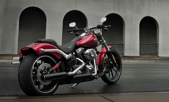 Обои на рабочий стол Красный мотоцикл Harley Davidson