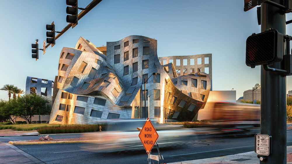 Обои для рабочего стола Клиника Кливленда, Центр здоровья мозга Лу Руво в Неваде, великое творение архитектора Фрэнка Гери / Frank Gehry, Cleveland, Nevada, USA