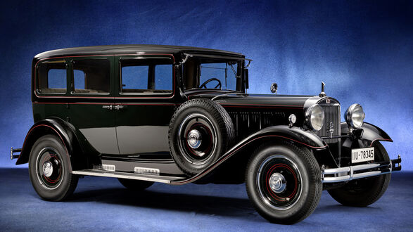 Обои на рабочий стол Ретро автомобиль Audi Typ R 1927 – 1929 на синем фоне