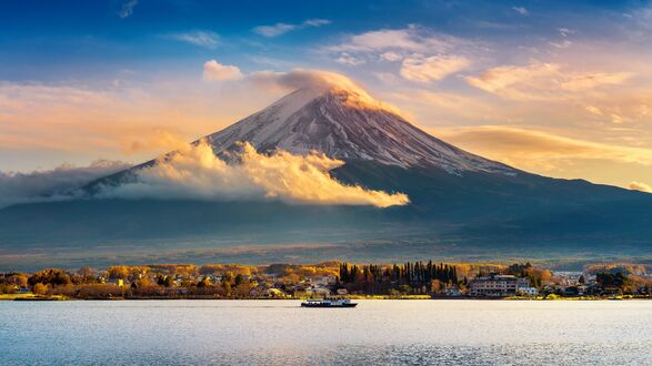 Обои на рабочий стол Гора Фудзияма / Fuji, Япония / japan на закате осенью