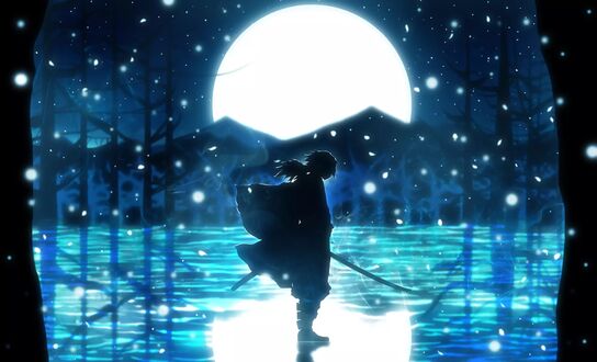 Обои на рабочий стол Томиока Гия / Giyu Tomioka из аниме Demon Slayer: Kimetsu no Yaiba / Клинок, рассекающий демонов стоит на голубой воде на фоне луны и гор