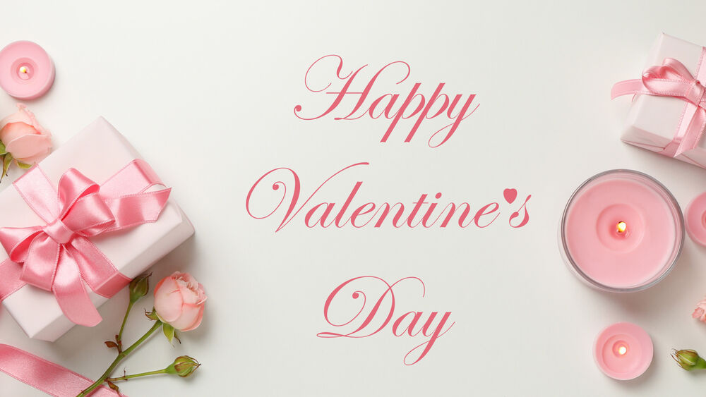 Обои для рабочего стола Розовые свечи, подарок и розы на светлом фоне День Святого Валентина (Happy Valentines Day)