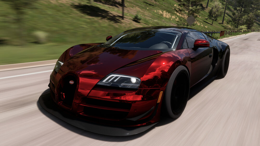 Обои для рабочего стола Автомобиль Bugatti Veyron темно-вишневого цвета мчится по дороге на фоне природы, видеоигра Forza Horizon 5