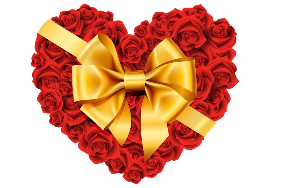 Обои для рабочего стола Сердце из красных роз перевязанное золотым бантом на белом фоне