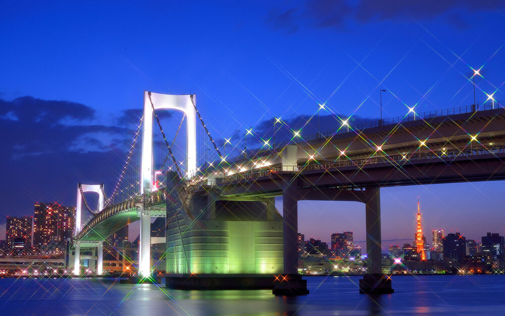 Обои для рабочего стола Ночной вид моста в огнях в Токио / Tokyo, Япония
