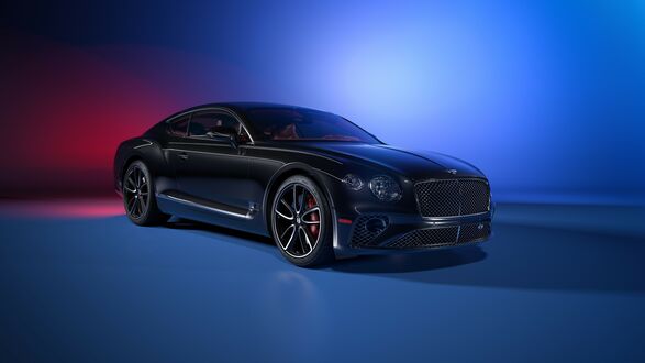 Обои на рабочий стол Черный Bentley Continental GT на синем фоне