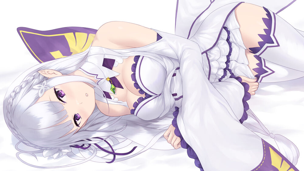Обои для рабочего стола Emilia / Эмилия из сериала Re:Zero в белом платье лежит на боку на белом фоне