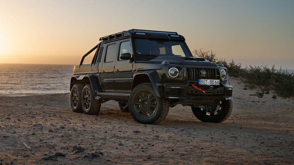 Обои для рабочего стола Черный Brabus XLP 900 6x6 Superblack Off на пляже