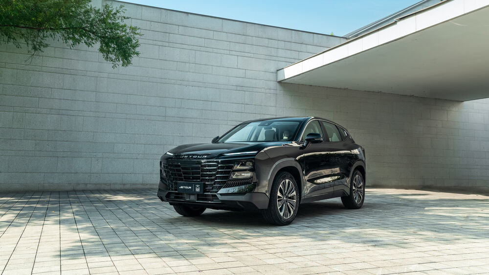 Обои для рабочего стола Черный Jetour Dasheng у гаража