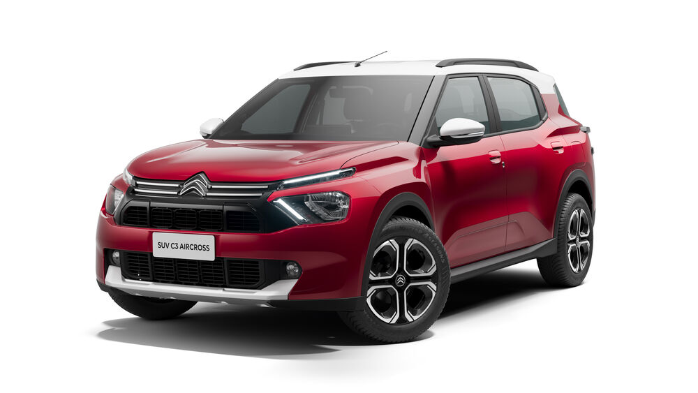Обои для рабочего стола Красный Citroen C3 Aircross на белом фоне