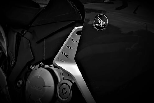 Обои на рабочий стол Эмблема мотоцикла Honda vfr1200 крупным плапным